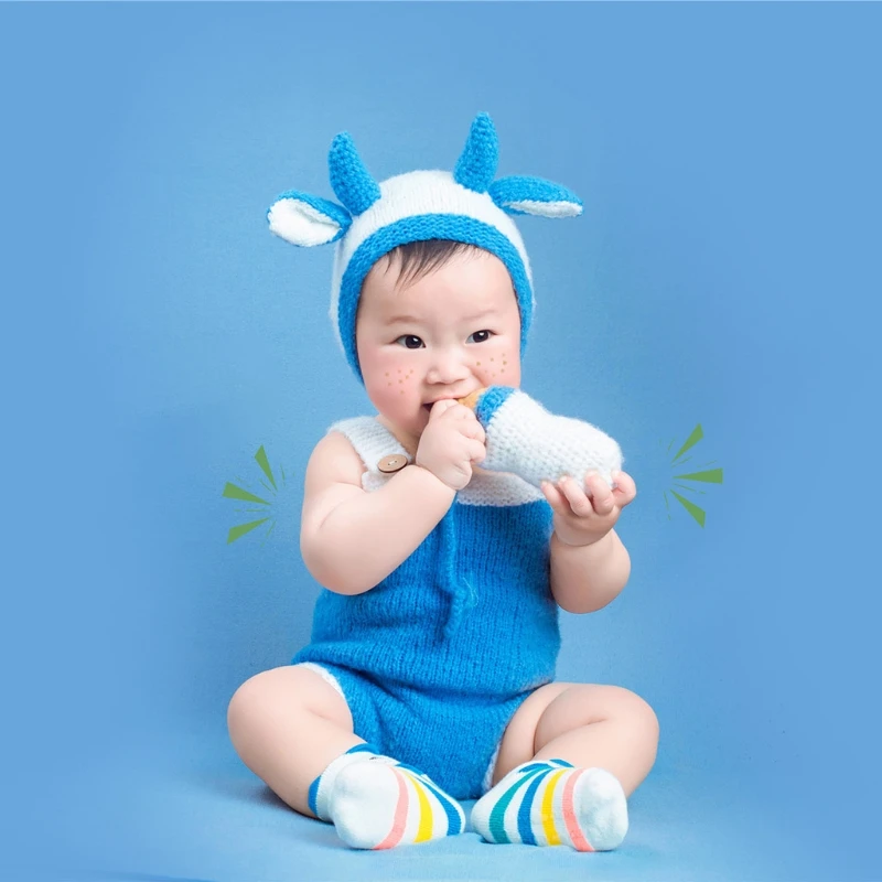 

3Pcs/Set Newborn Infant Baby Photography Props Knitted Sleevless Button Rompers with Cow Ox Hat Cartoon Milk Bottle Toy D08C