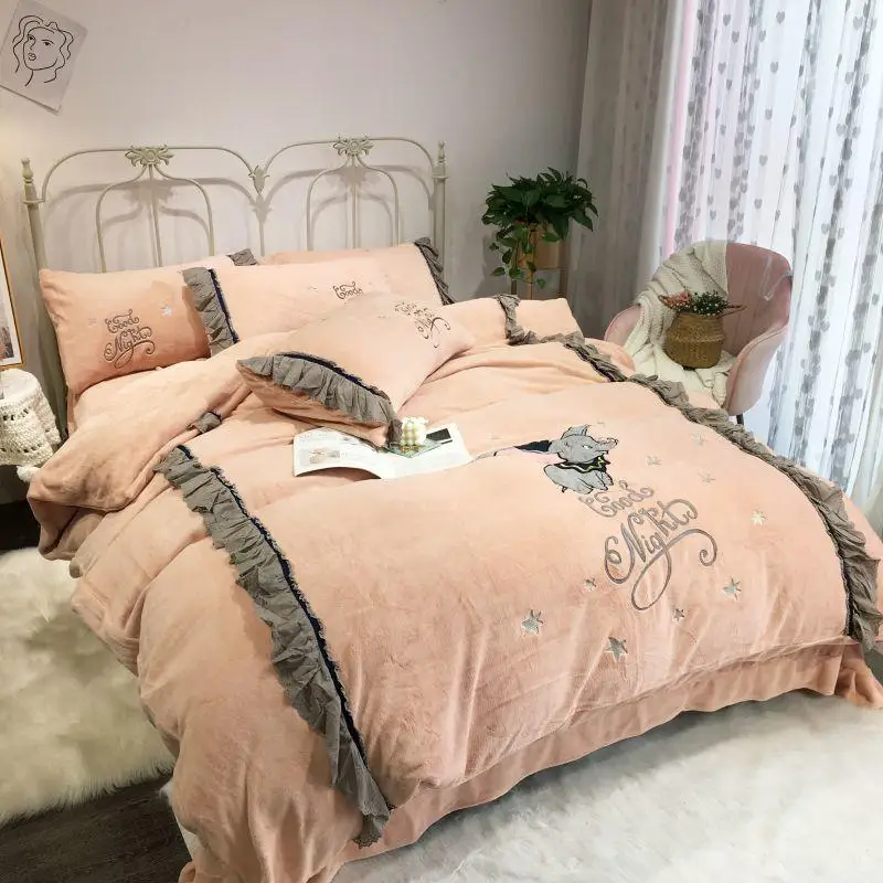 Комплект постельного белья с изображением летающего слона светло-розовый