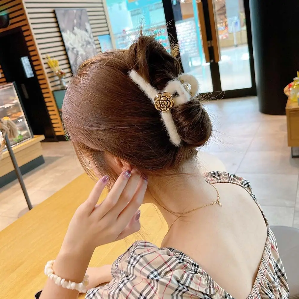 

Camellia Headwear Soft Plush Rose Hair Ornament Acrylic Korean Style Camellia Hair Claw Plush Hairpins Women Hair Clip