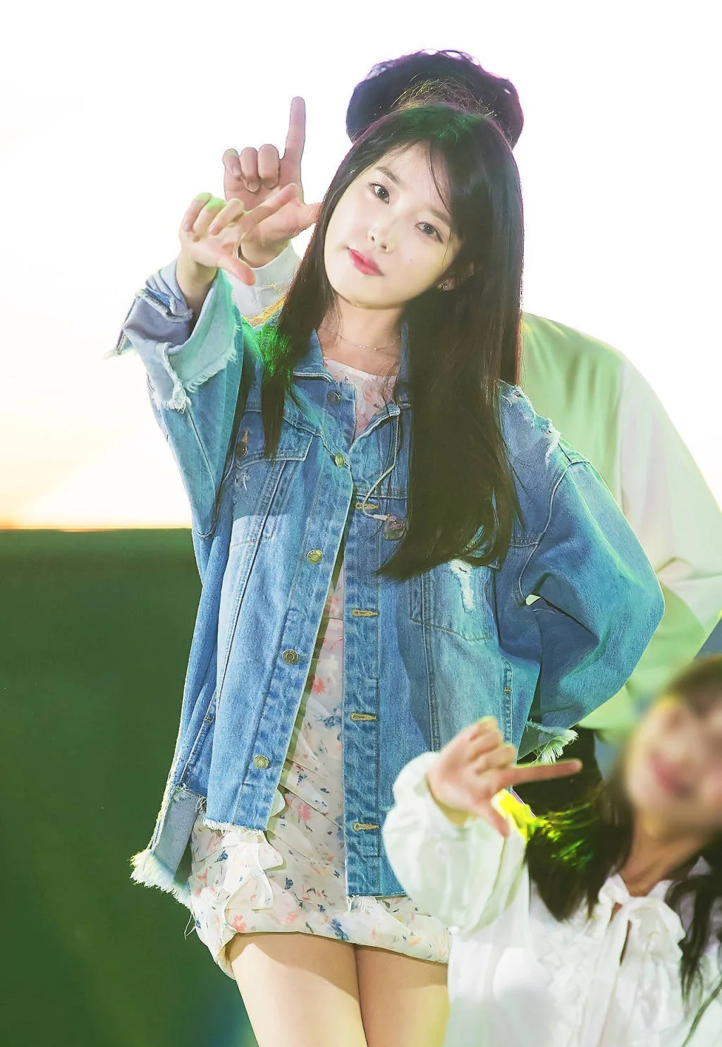 Kpop IU Lee Ji Eun 2021 Осенняя теплая Корейская уличная синяя джинсовая куртка Женская