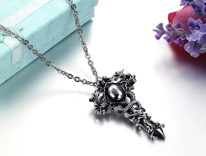 Подвеска на шею из нержавеющей стали подойдет в качестве подарка как для мужчин