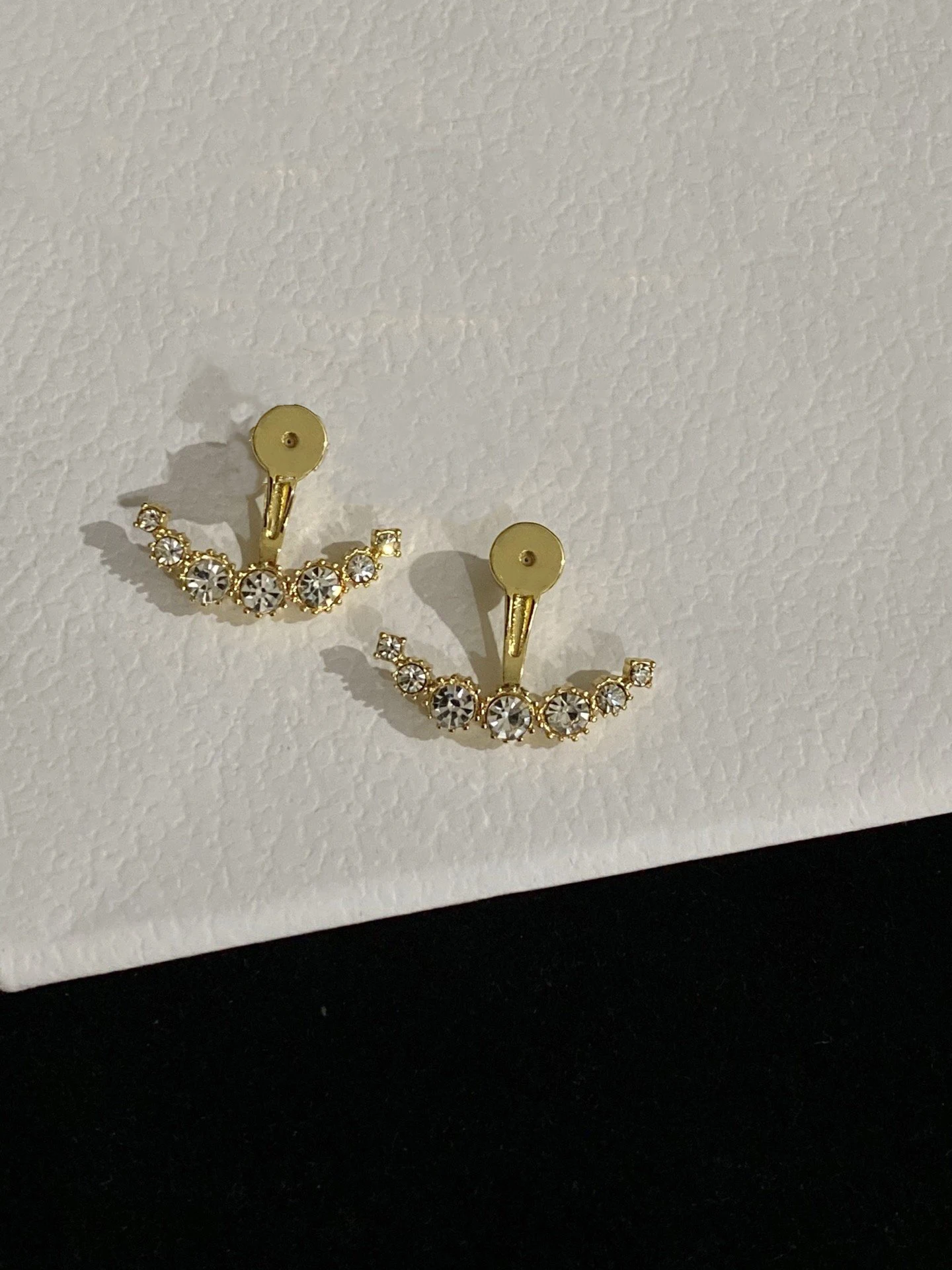 

2021 Hot Trend Brand Black Symmetrical Sector Diamond Earrings Ear Studs Everyday Wear Versatile Jewelry Atmosphere Fashion Cute