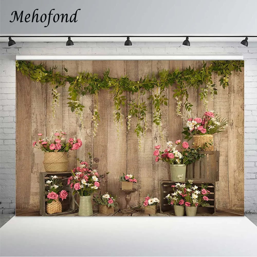 

Фон для фотосъемки новорожденных с изображением зеленых растений розовых цветов и деревянной стены