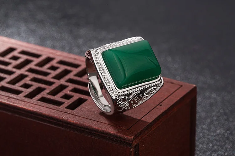 Мужское кольцо из серебра 925 пробы с натуральным зелёным агатом | Украшения и