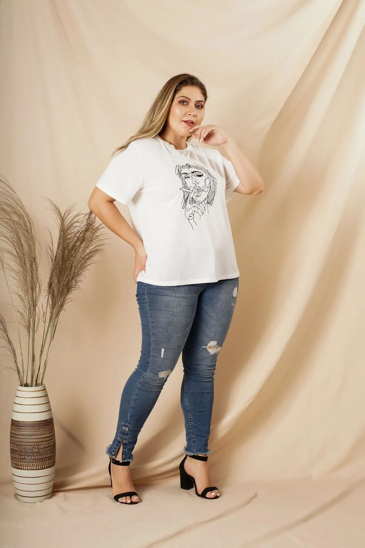 

Women's T shirt top round neck short sleeve lPortrait printed tees t-shirt Loose White Ladies tshirt For Female best selling