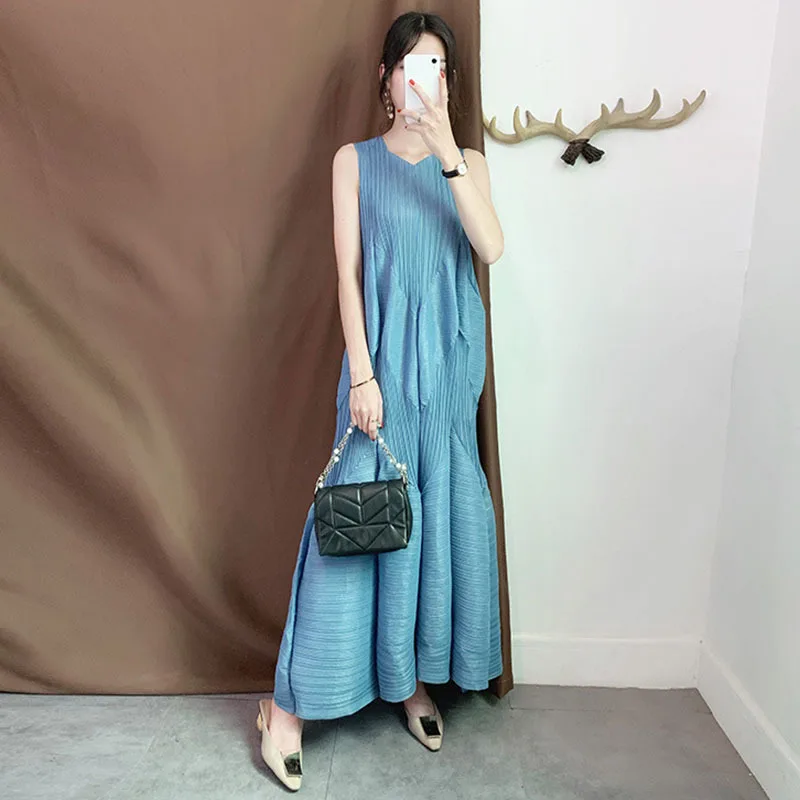 

CHICEVER Solid Dress For Women V Neck Sleeveless Ankle Length Loose Oversize Ruched Dresses Females Fashion Clothing 2021 Summer