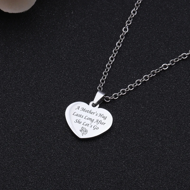 Модное ожерелье с сердцем для подарка матери гравировкой обнимает мать долго