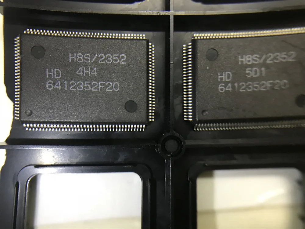 

2PCS HD6412352F20 6412352F20 6412352F Electronic components chip IC