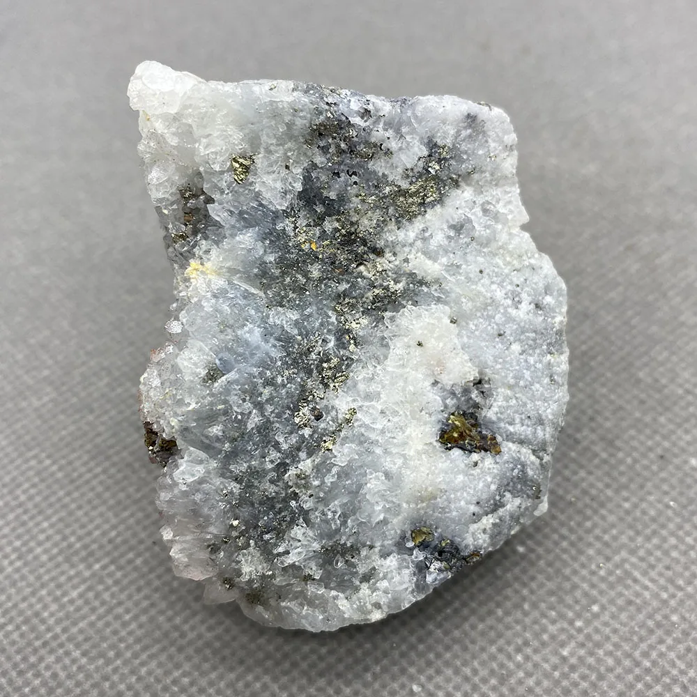 

161 g Natural red crystal and pyrite symbiosis healing crystal