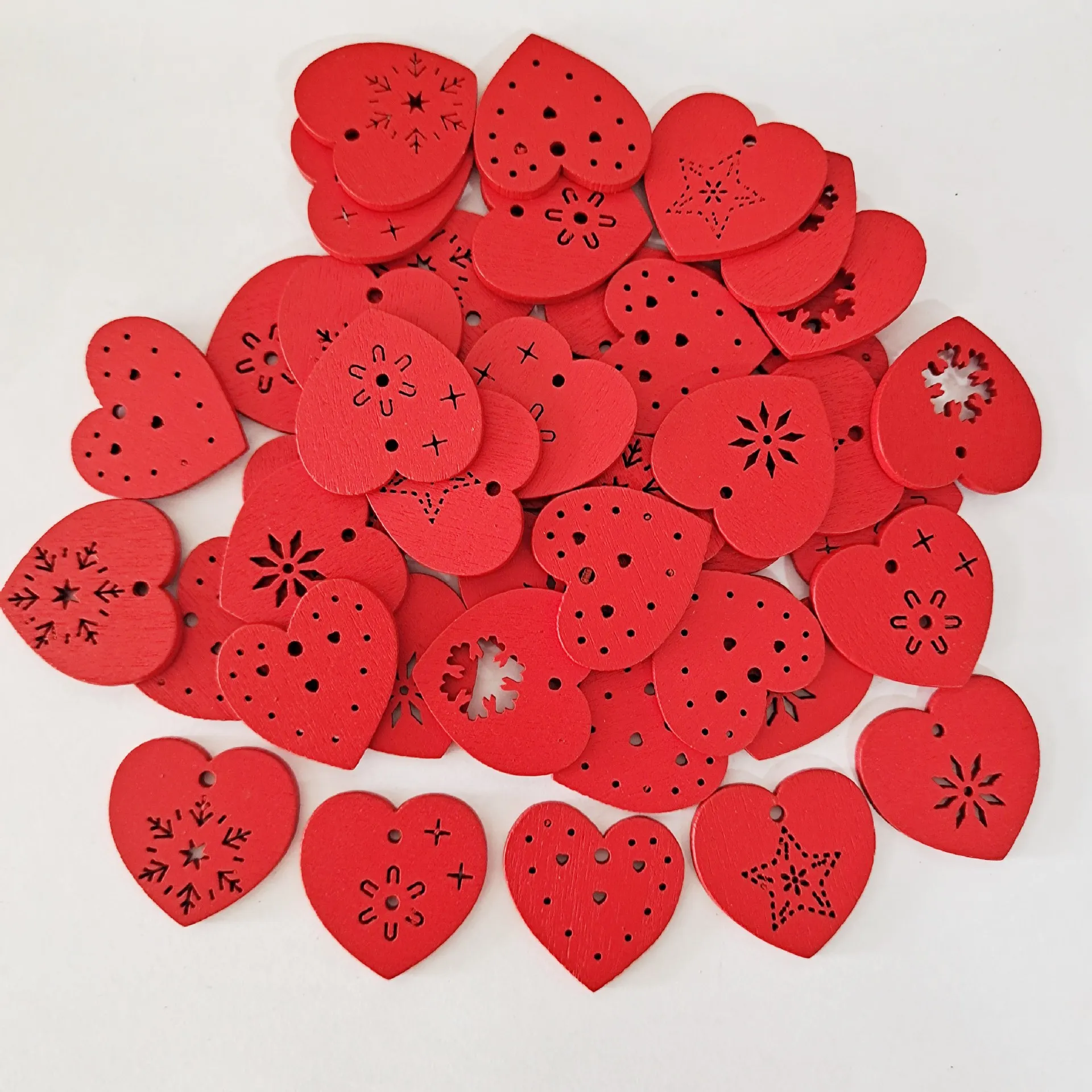 

50PCS Christmas Wooden Heart Embellishments DIY Wood Tags Red Love Heart Slices Hollowed-Out Wood Crafts Hanging Ornaments