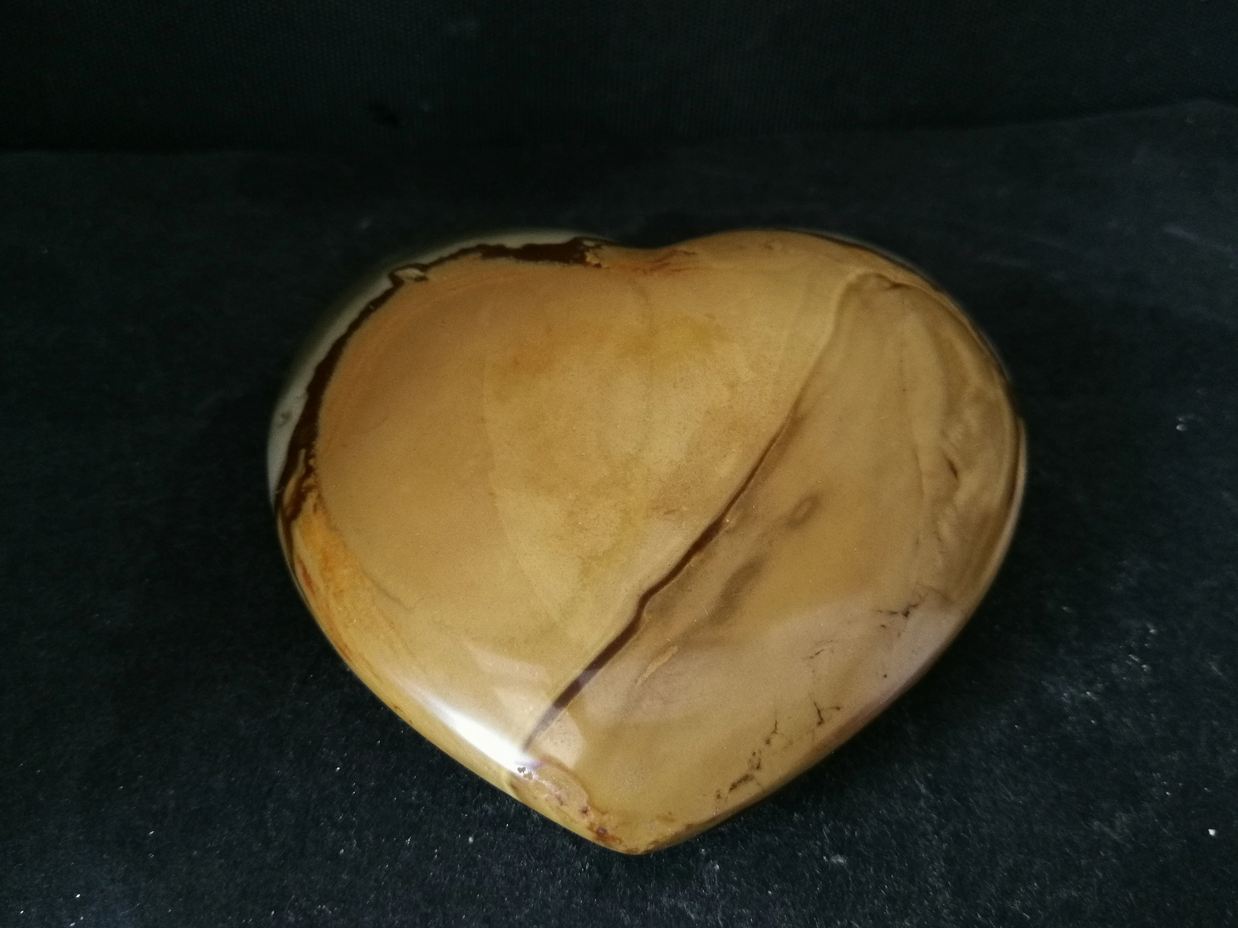 164 0 gNatural морским камнем используется для полировки сердце-фигурные украшения. Он