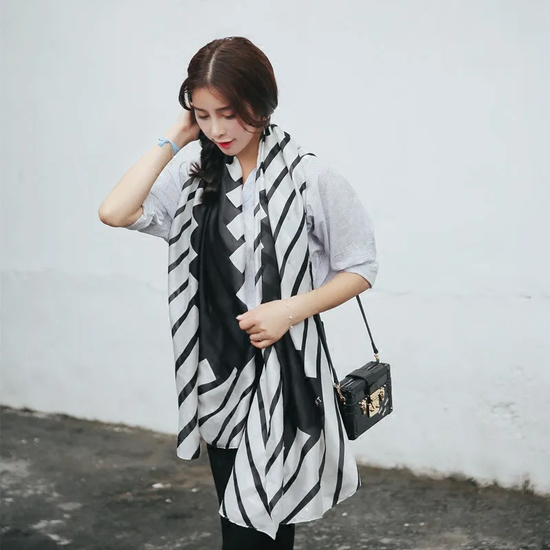 Весна 2020 Модный женский шелковый шарф в черно белую полоску роскошные брендовые