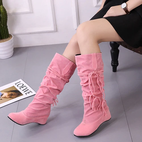 Pink Женские зимние сапоги; женские Сапоги выше колена на платформе, визуально увеличивающие рост; замшевые сапоги с бахромой; Осенняя женская обувь; Botas; HVT375 - Цвет: Pink
