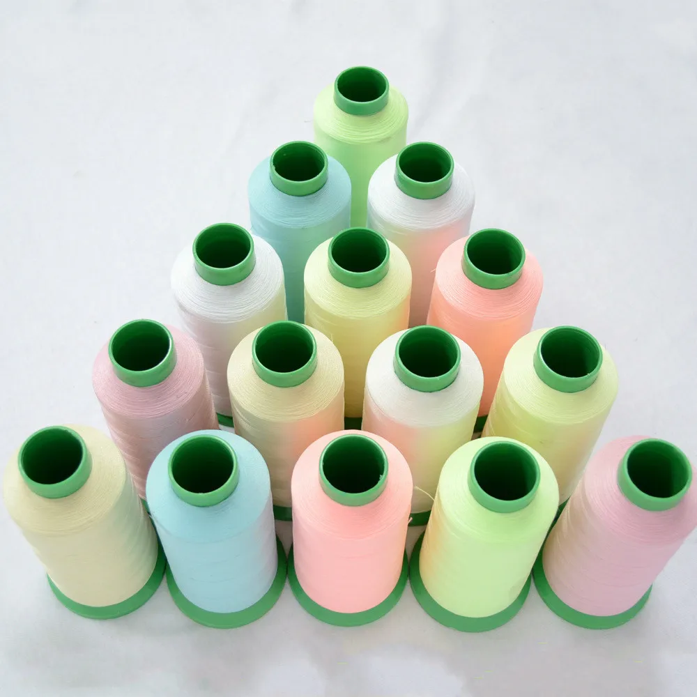 Светящиеся в темноте нитки для машинной вышивки 1000Y на каждой катушке 5