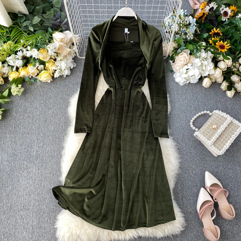 Женские велюровые платья с длинным рукавом однотонные облегающие