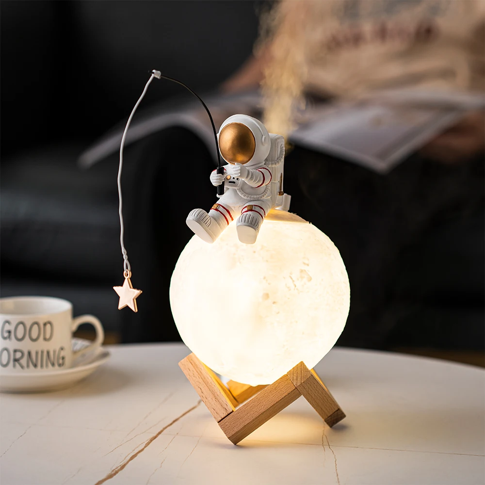 

Moon Air Humidifier Astronaut Statue Home Decor Resin Space Man Miniature Figurines LED Night Light Humidificador Christmas Gift