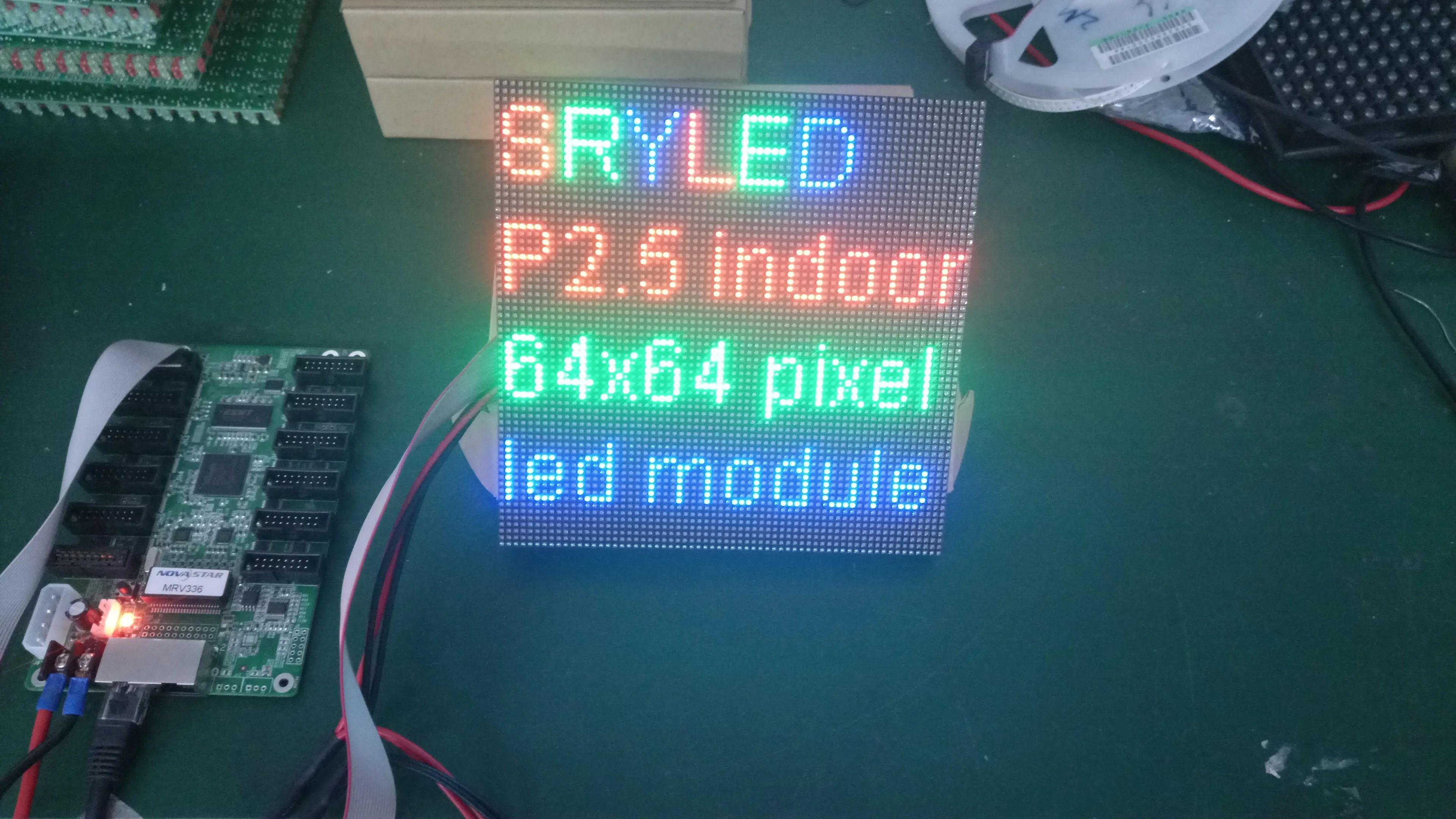 Крытый Smd P2.5 полноцветные СВЕТОДИОДНЫЕ панели матричный модуль 64x64 пикселей