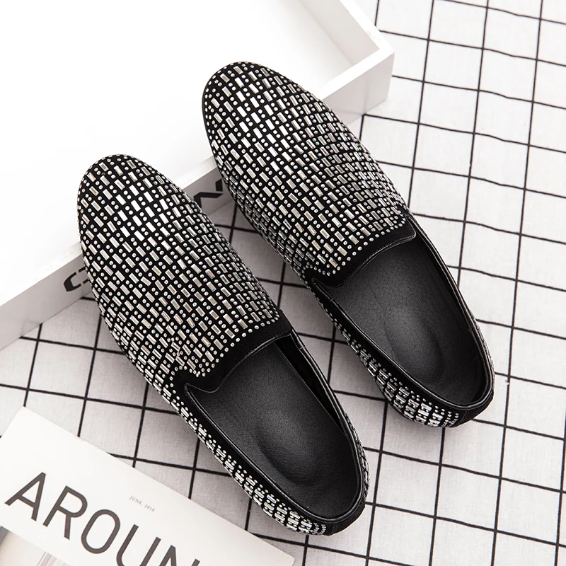 

2021 New Brand Men Loafers Shoes Metal Sequins High Quality Casual Men Breathable Lightweight Shoes Club Shoes Elegantes Fashion