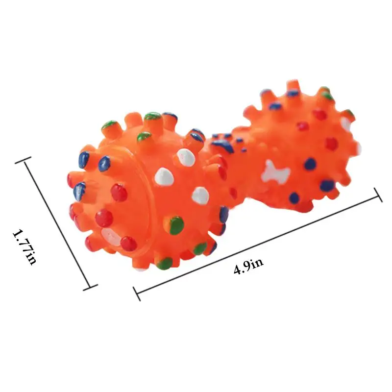 русский язык: Одна игрушка для собак в форме кости для жевания и тренировки щенков, выполненная из цветного винилового материала с точечным рисунком. Хорошо прессуется и издает пищащие звуки. Игрушка для домашних животных.