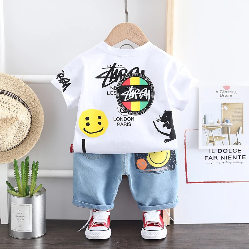 

Футболка и джинсовые шорты для мальчиков 1-4 лет