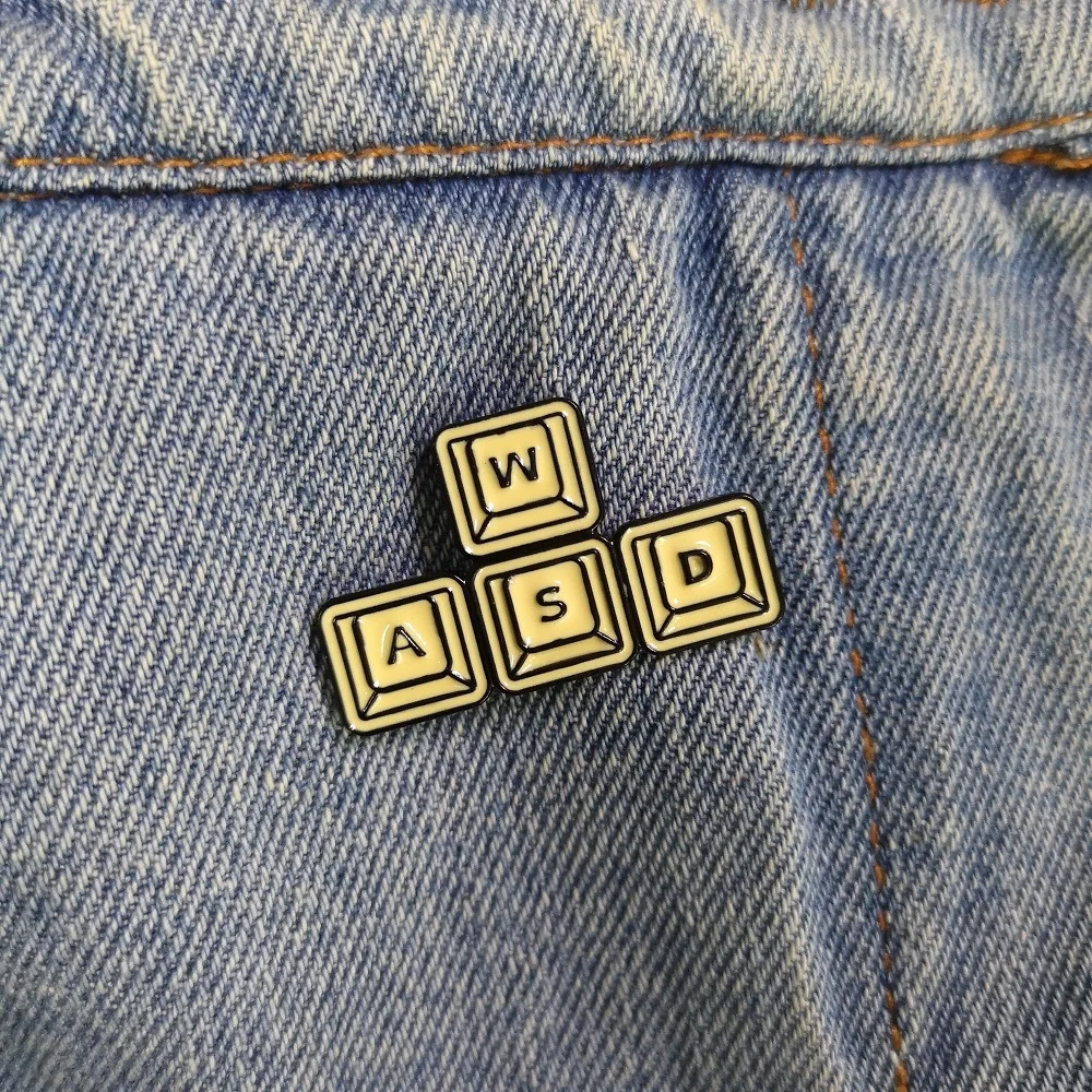 WASD keyboard enamel pin game keys tablets brooches gift icon Denim Jeans Pin badge button lapel pins for clothes | Дом и сад