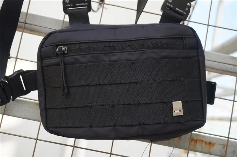 comprar 20ss Mais Recente Quente Hip Hop Alyx Saco Masculino Feminino Funcional Peito Saco 1017 Alyx 9sm Metal Botão Kanye Oeste Mochilas