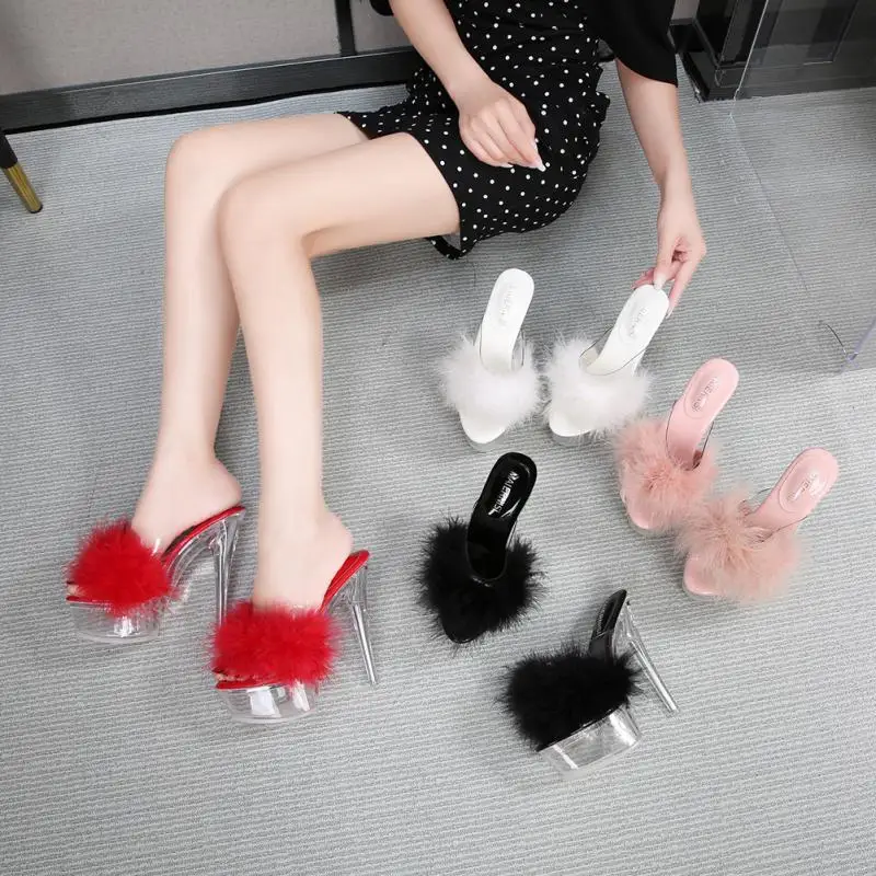 

Сандалии на очень высоком каблуке-шпильке и платформе