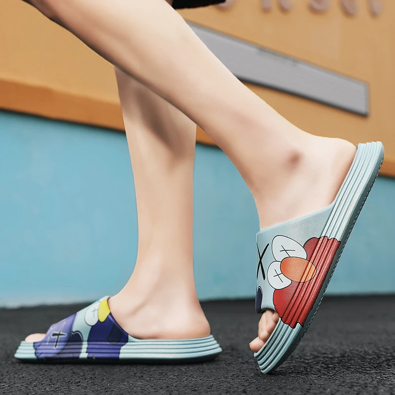 

FIXSYS Summer Men Slides Lightweight Graffiti Slippers Outdoor Casual Shoes Breathable Flip Flops Fashion Home Bathroom Slippers