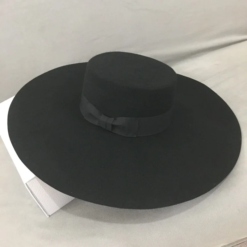 Стиль ретро большой теплый широкополый шерстяная шляпа Fedora черная фетровая шляпа с бантом плоская флоппи зимняя женская шапка вечерние церковная Свадебная шляпка