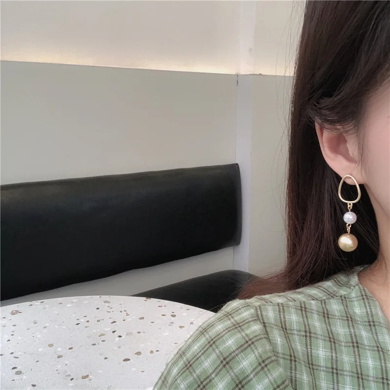 

2020 New Korean Vintage Earrings For Women Geometric Round Gold Earrings With Pearl Hanging Dangle Earrings Fashion Jewelry