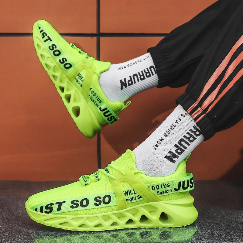 

New Men Shoes Brand Lightweight Sport Trainers Casual Shoes Men Sneakers Male Fly Weave Lace Up Walking Shoes Zapatillas Hombre