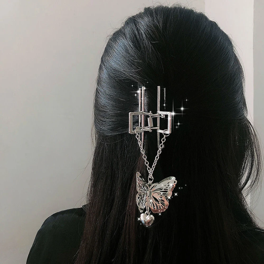 

Woman Girls Metal Hair Claws Hollow Geometric Butterfly Chain Pendant Hair Accessories Chic Barrettes Hairclips Ornaments Crab