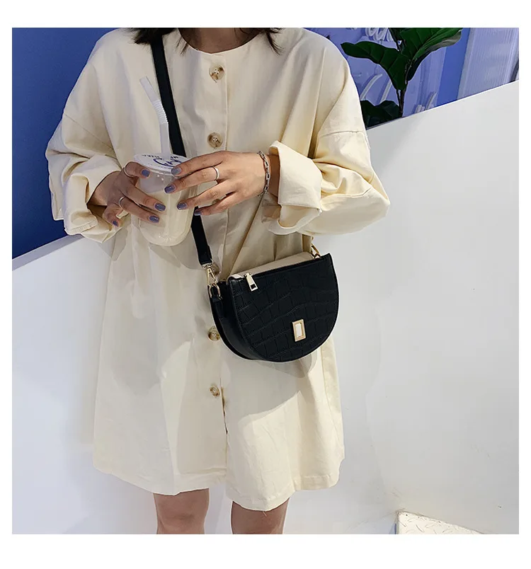 Новый 2019 крокодил-шлифованной кожи полу-полумесяц маленькая квадратная сумка