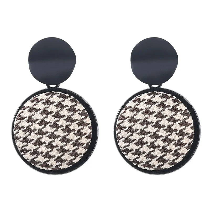 2021 Wholesale European and American Trend Simple Alloy Houndstooth Fabric Round Female Fashion Retro Earrings | Украшения и
