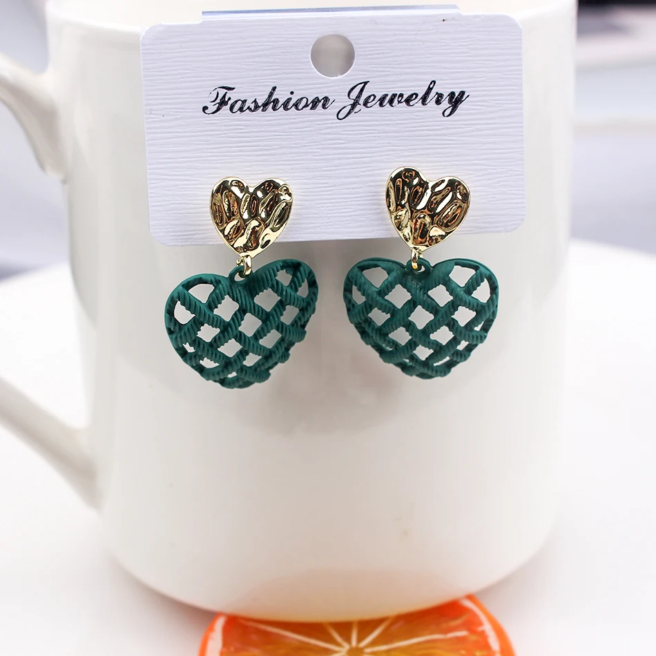 Женские серьги гвоздики в Корейском стиле с подвеской виде сердца Красного