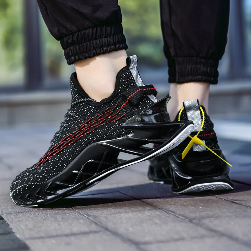 

2021 latest reflective shoes men's fashion shoes sports net comfortable casual shoes