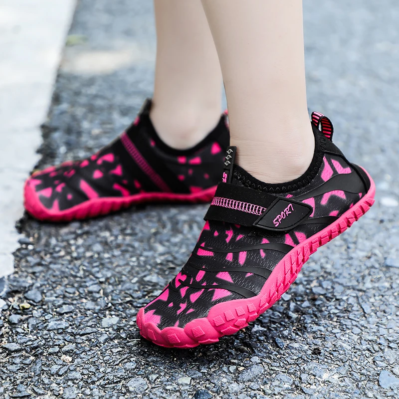 

Summer Children Beach Sneakers Lightweight Boy Girls Barefoot Water Shoes Quick Dry Breathable Kids Sport Sandals Seaside Wading