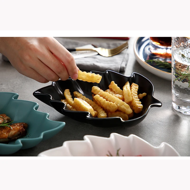 Керамическая тарелка в форме листа скандинавском стиле кухонная посуда западном