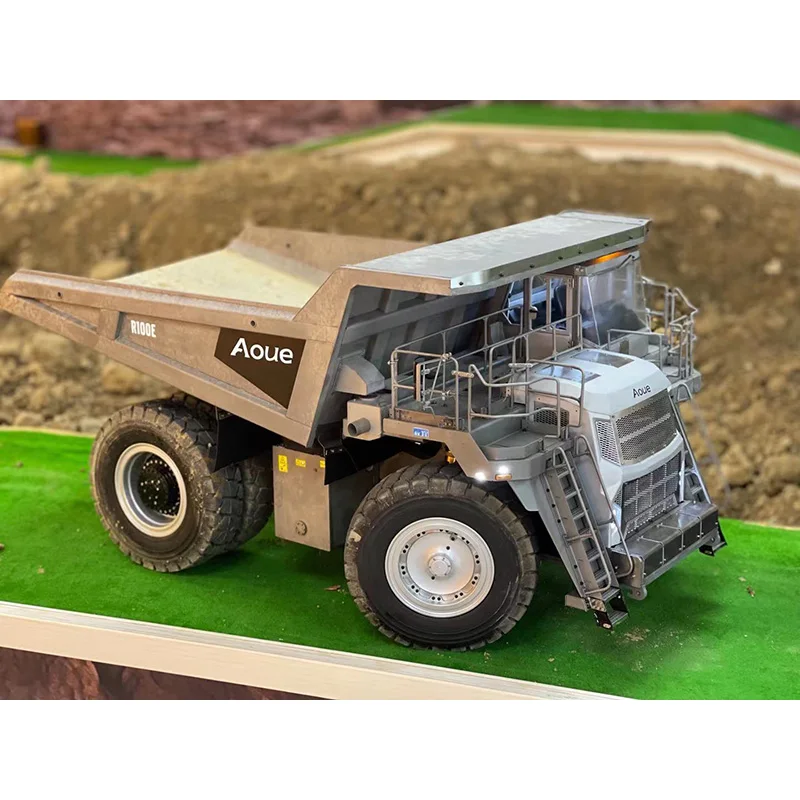 Рисунок 2 - Металлический самосвал LESU R110E