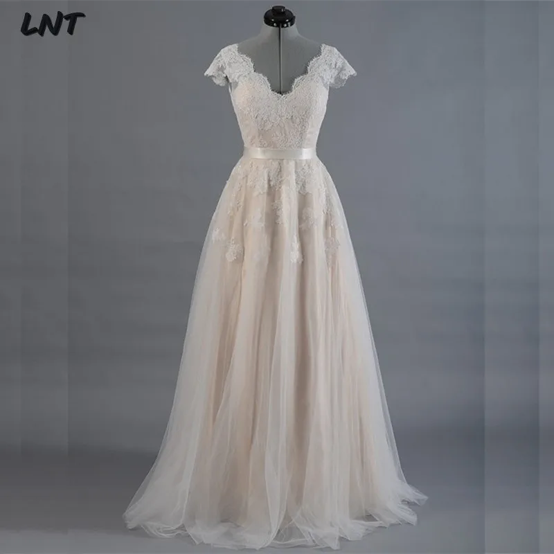 Женское демисезонное кружевное платье с коротким рукавом и V-образным вырезом |