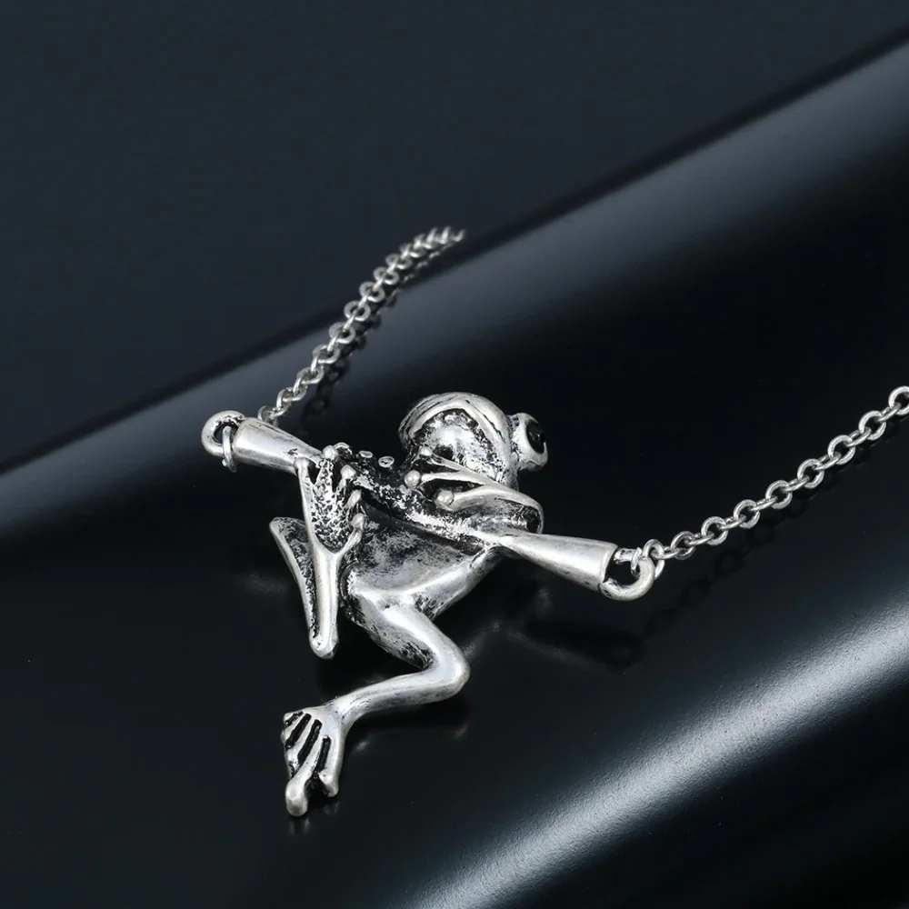 

New Pretty Animal Necklace Vintage 3D Realistic Baby Frog on a Branch Animal Unique Necklaces & Pendants Gift for Women Girls