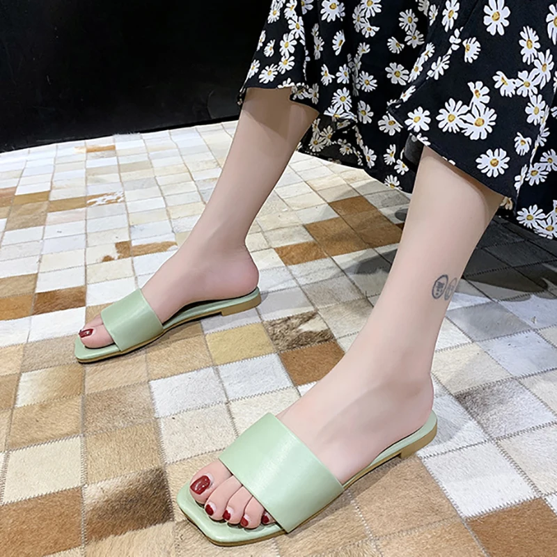 

2021 summer casual fashion women's sandals Korean beach flat shoes ladies comfortable non-slip slippers
