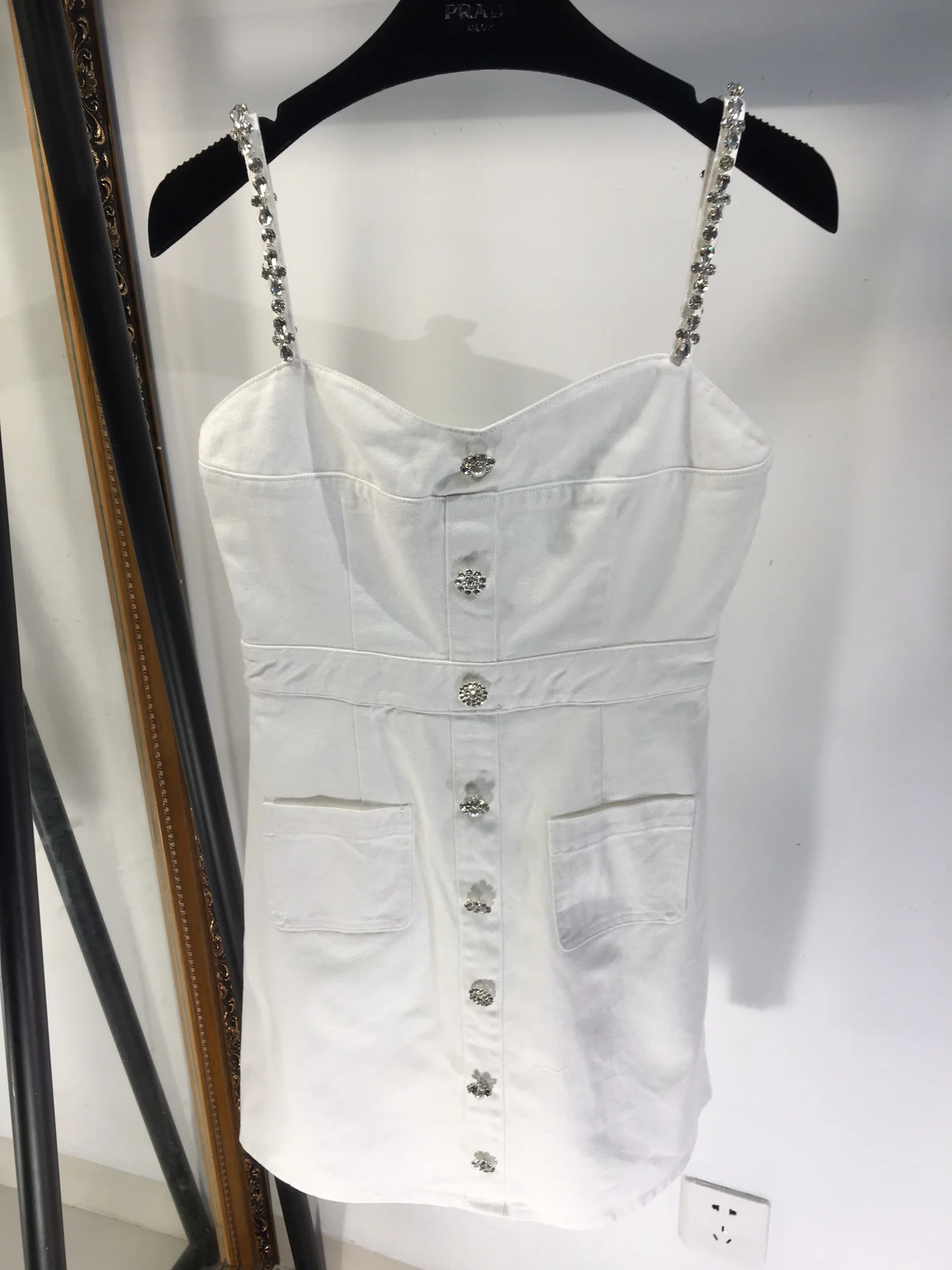 

2021 new women fashion sleeveless rhinestone flower button embellished camisole dress 0720