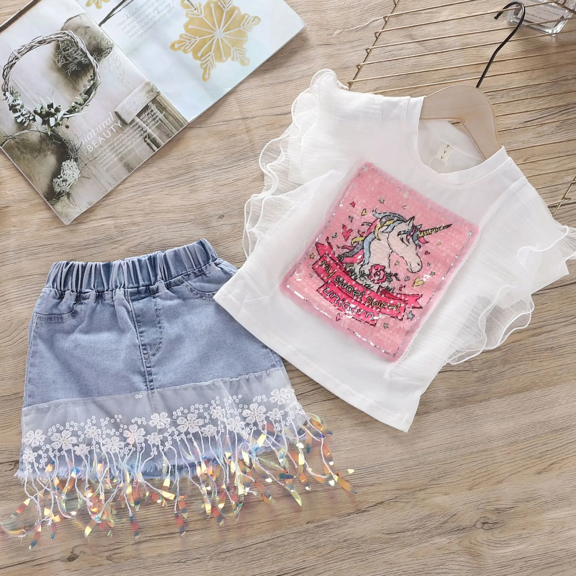 

Short Sleeve Girls Clothing Sets Summer Children Outfits Casual LaceT-shirt with Short Skirts 2pcs Sequins Tassel Girl Suit Set