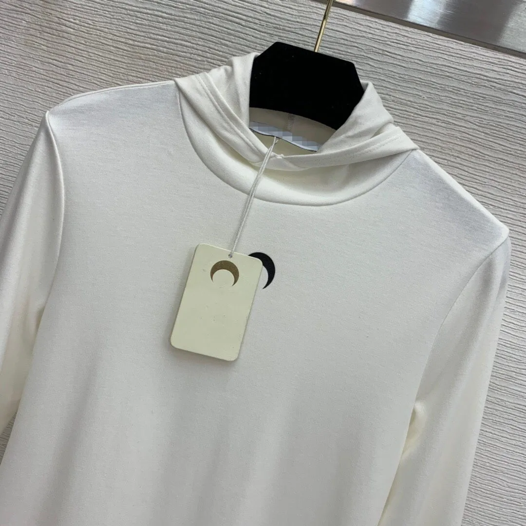 

High Quality Autumn and Winter New Simple Moon Printing Letter Pullover Hooded Bottoming T-shirt Top