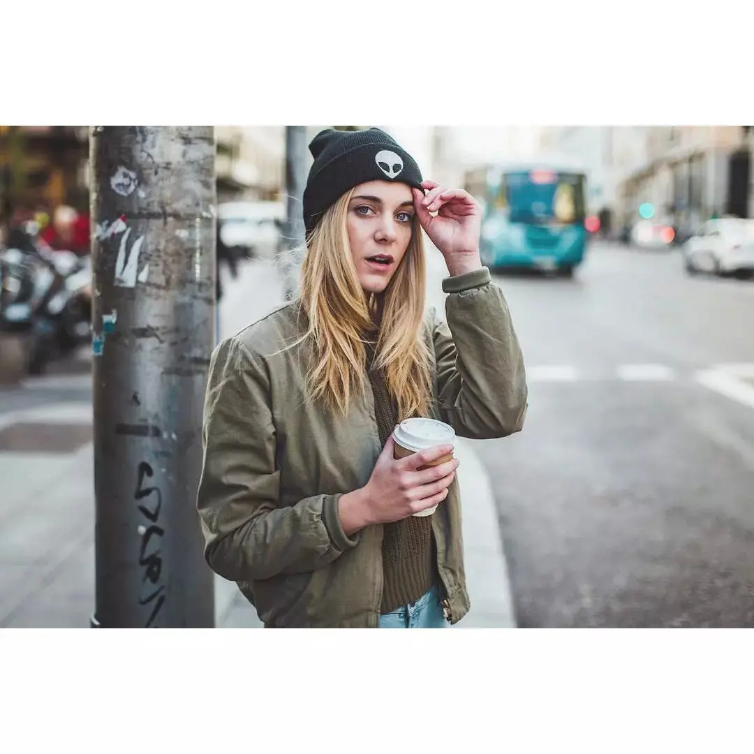 

Winter Ladies Sleeve Cap Alien Embroidery Street Dance Warm Couple Knitted Hat