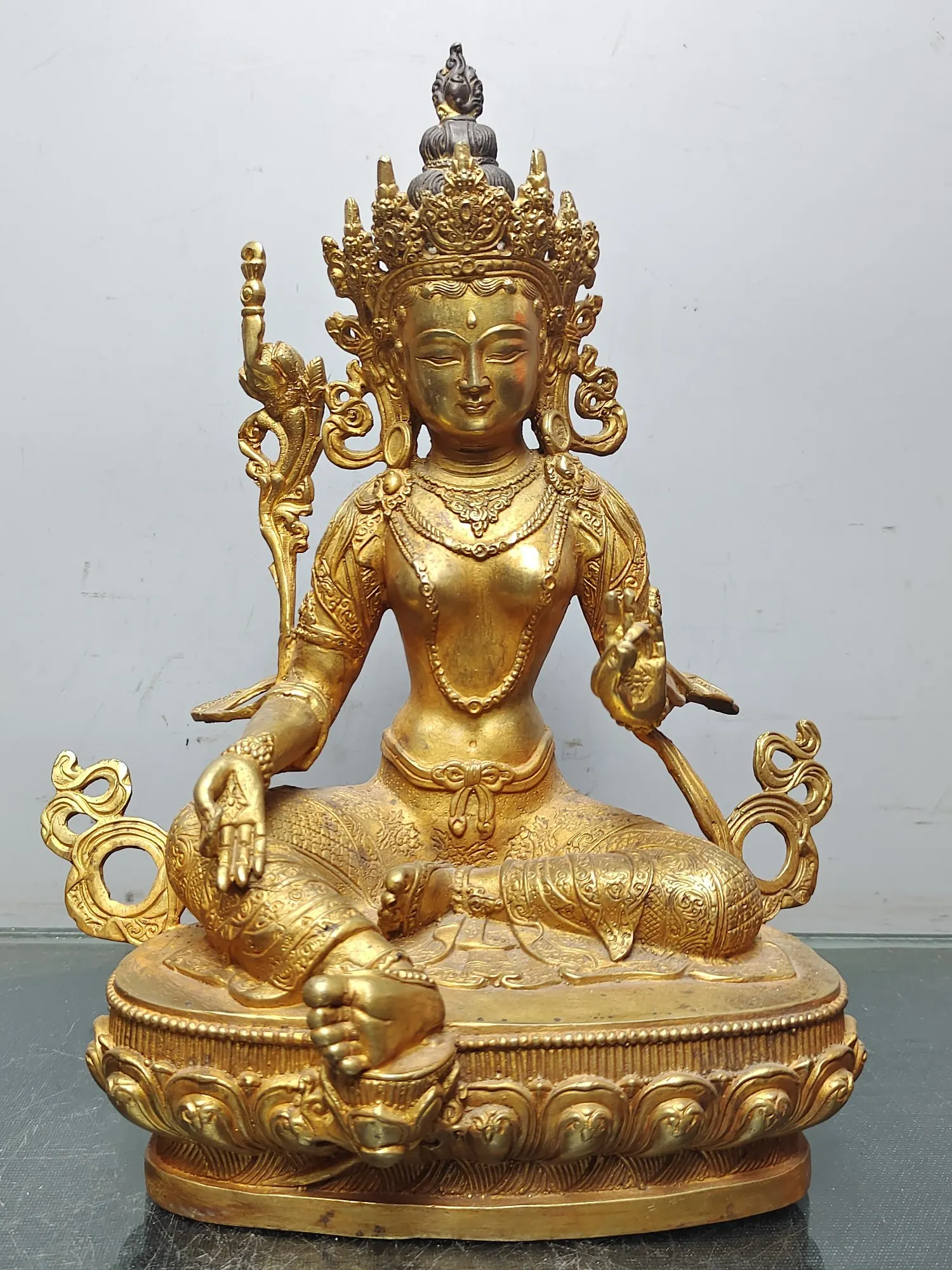 

11"Chinese Folk Collection Old Bronze Gilt One of the Twenty-One Tara Tara Bodhisattva Buddha Sitting Buddha Ornaments
