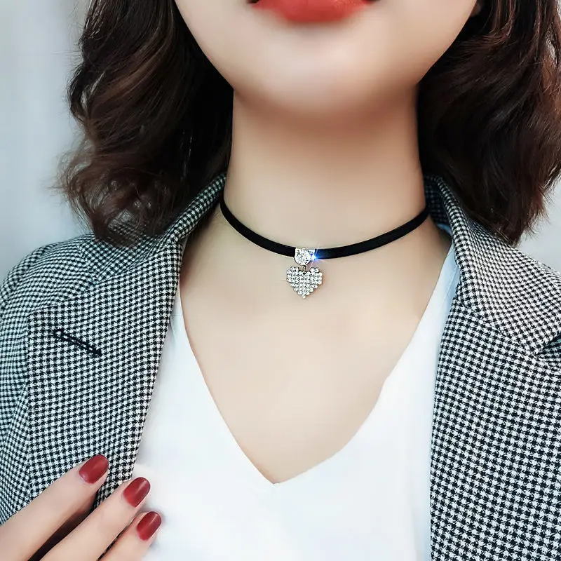 

Choker neck with clavicle chain women diamond heart shaped short neck chain leather rope temperament neck Jewelry Necklace