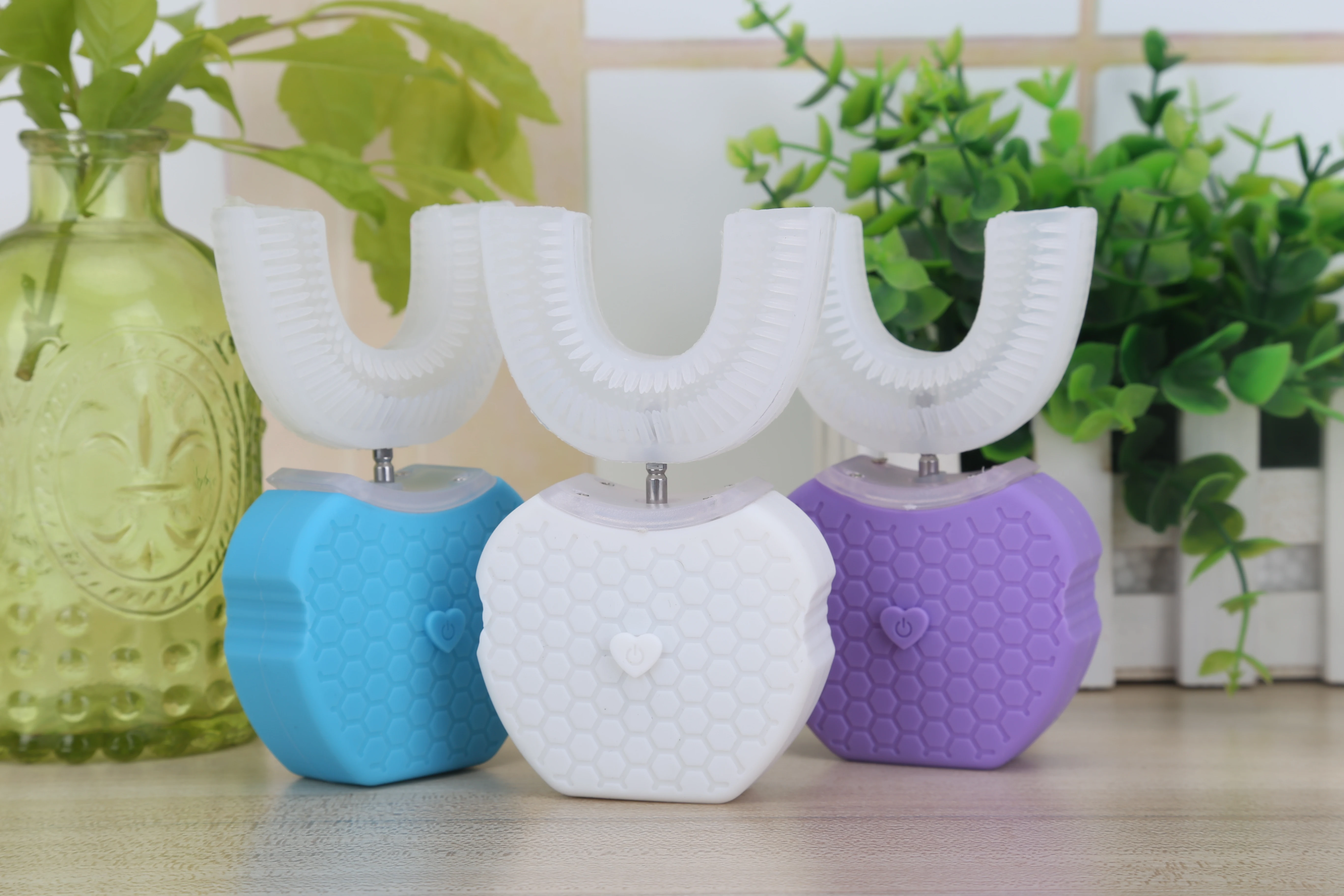 Перезаряжаемая универсальная зубная щетка для ухода за зубами на 360 градусов