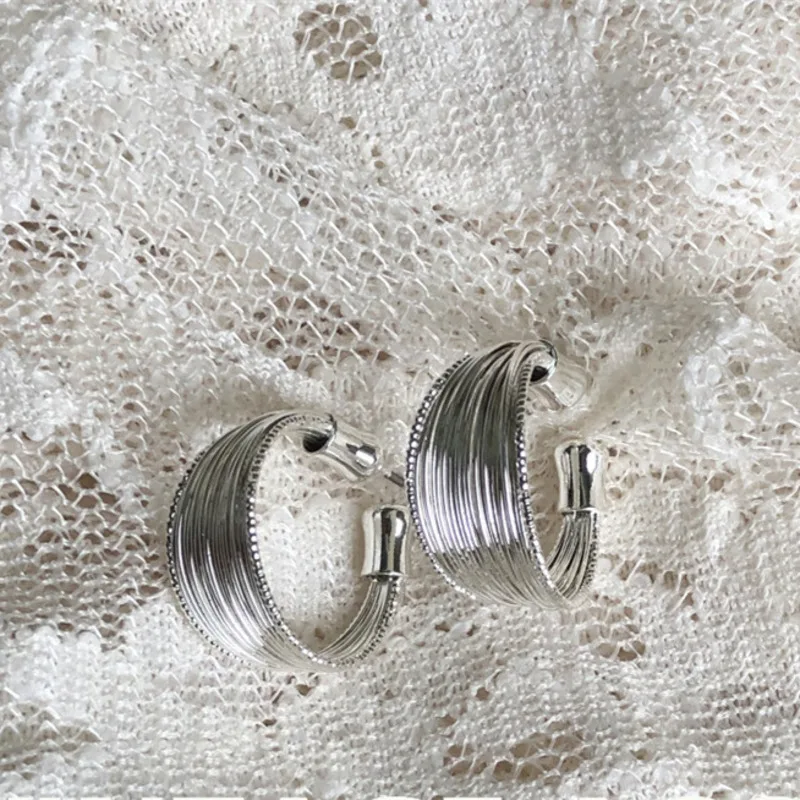

Korea Heart Design Fashion Retro Gold Silver Color Irregular Hoop Earring For Women Hypoallergenic Jewelry Wholesale Accessories